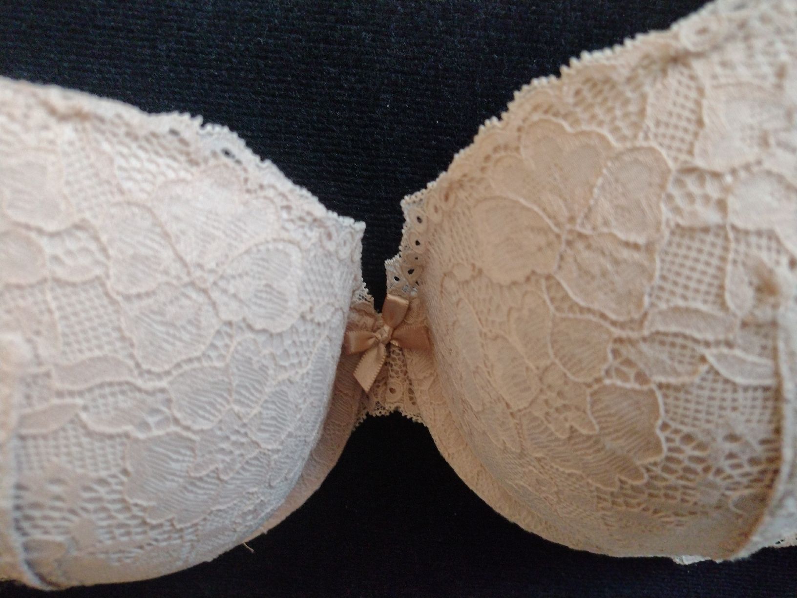 Sonstige Unterwäsche: Lace bra "push up", size 36E-F – Neu (gemäss Beschreibung) aus Zürich von cat_9cvz 1