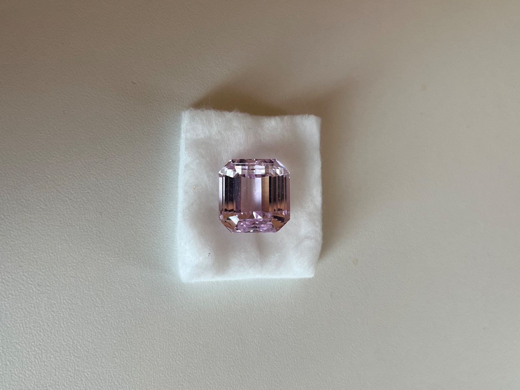 Pietre preziose: Rosa Kunzit 23.71 Karat ICA – Nuovo (secondo la descrizione) da Luzern venduto da TilaShe