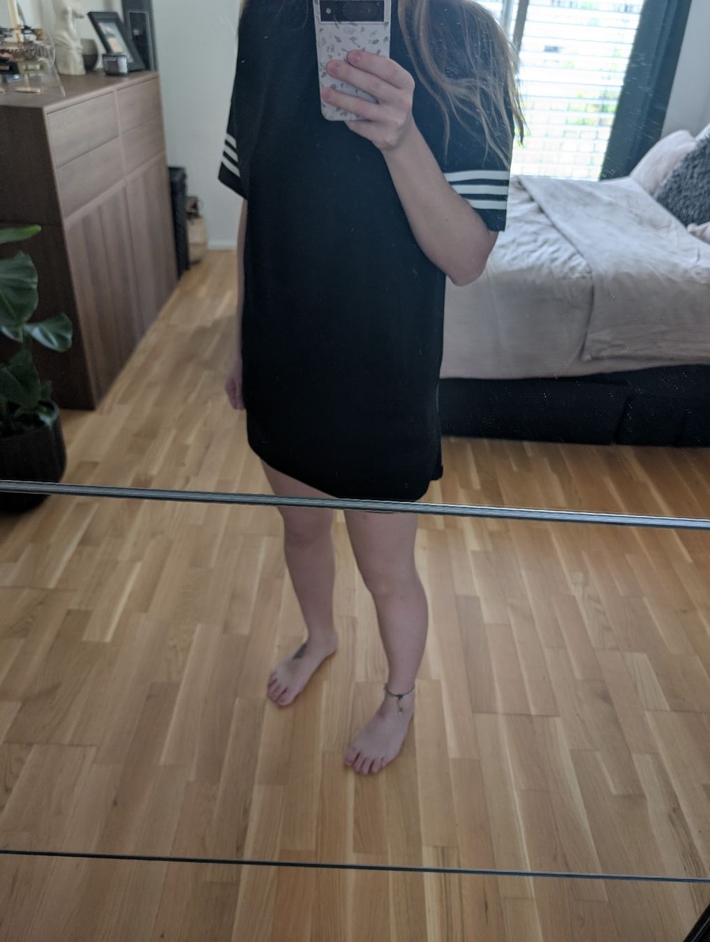 Adidas T-Shirts: Schwarzes Adidas Kleid/Shirt – Neu (gemäss Beschreibung) aus Wallisellen von sca97 1