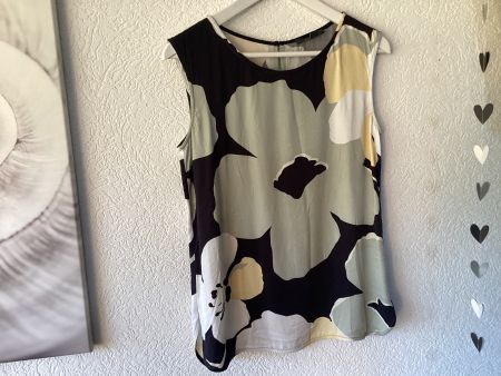 Schönes Esprit Top, Gr. 34  Blumendesign 💯% Viskose