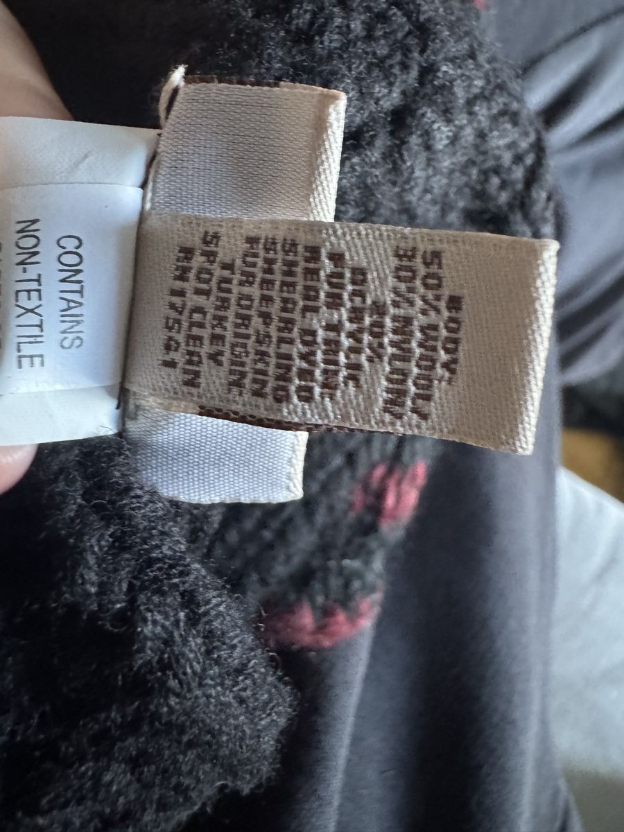 Ugg Copricapi, berretti & cappellini: Berretto UGG in lana con pompon, nero – Nuovo (secondo la descrizione) da Locarno venduto da tos_tgc9 1