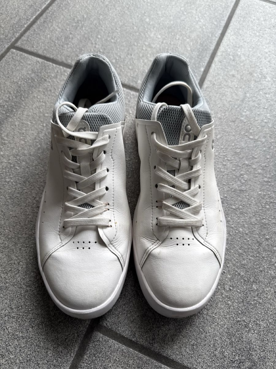 On Scarpe da donna: ON - The Roger Advantage Damen Sneaker, Grösse 40,5. – Usato da Bassersdorf venduto da Buy_interest