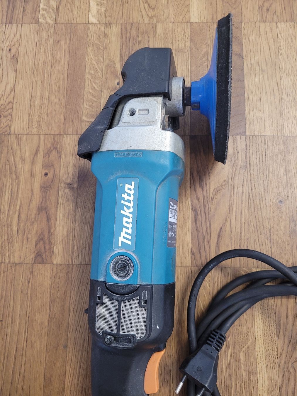 Makita Tutte le macchine: Occ. Poliermaschine Makita 9237CB – Usato da Steffisburg venduto da Volvo_Cars_Thun 2
