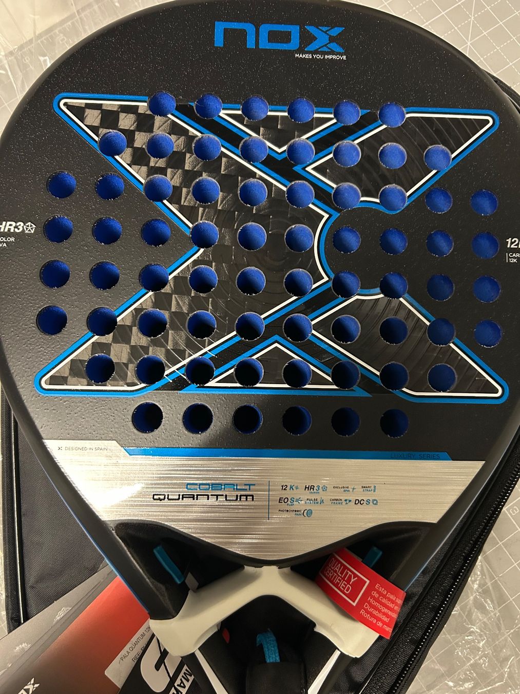 Racchette: NOX Quantum 12K Cobalt - neues Padelracket! – Nuovo e nell'imballaggio originale da Winterthur venduto da PalarPinoPadel 5