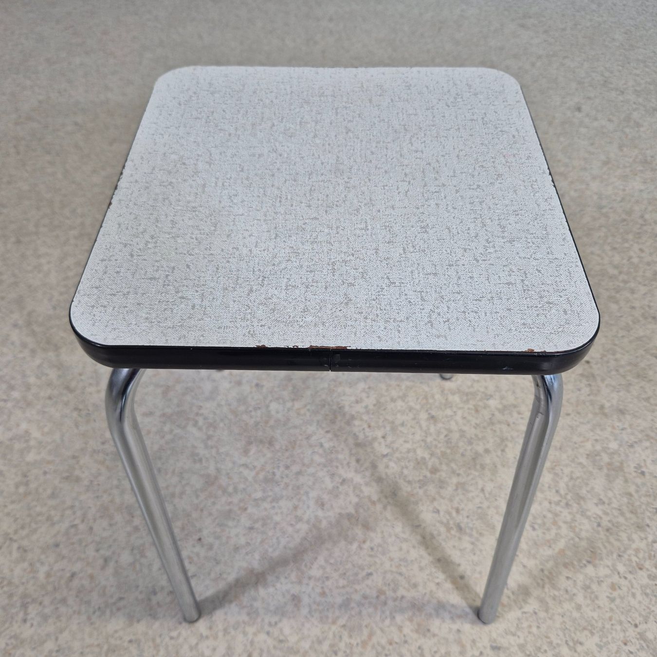 Tabourets: Kelco Hocker Höcker Küchenhocker Tabouret grau – D'occasion à Nottwil par Wondewa-Shop 2