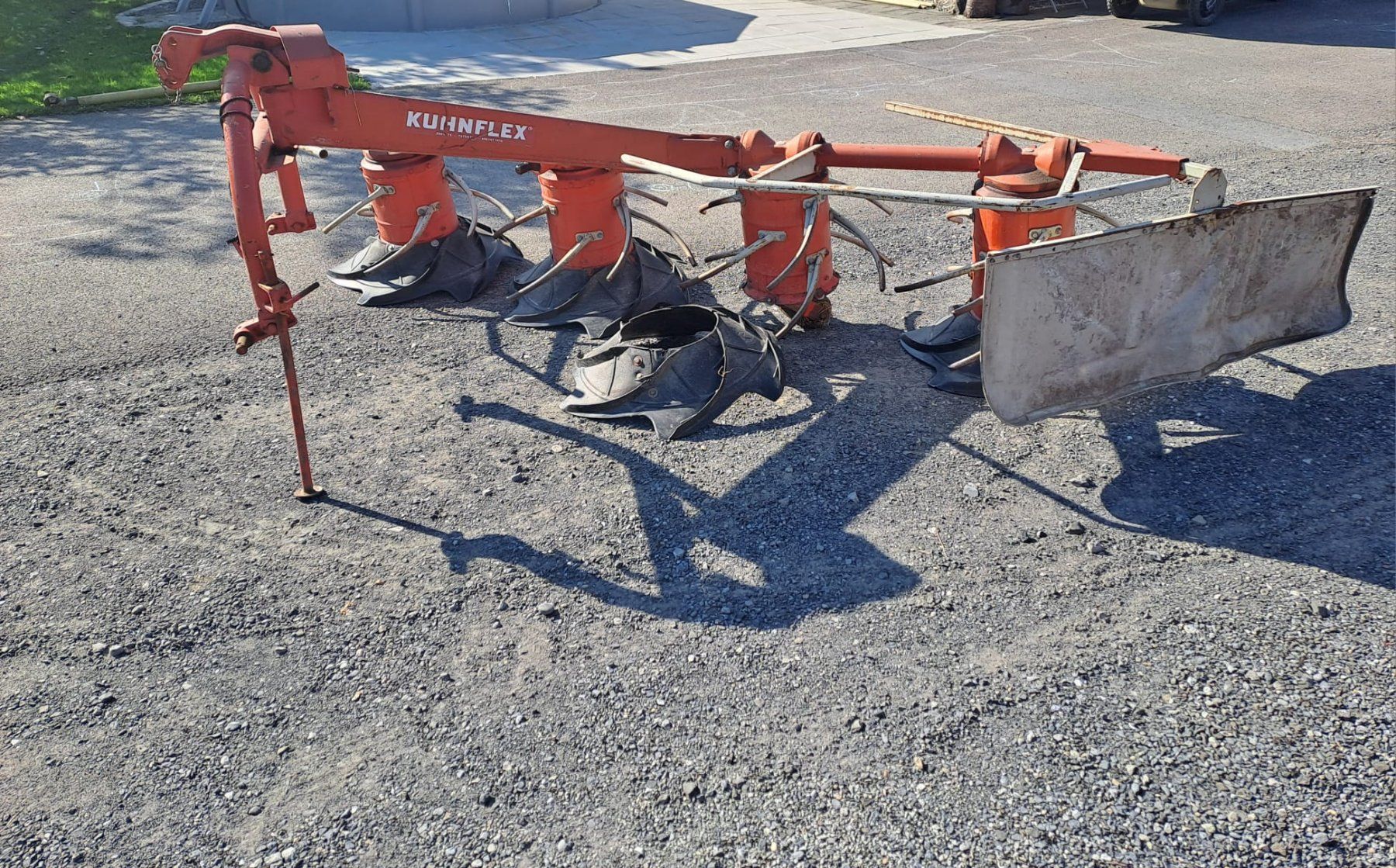 Kuhn Raccolta foraggio grezzo: Schwader Kuhnflex – Difettoso da Kriessern venduto da per_6fgh