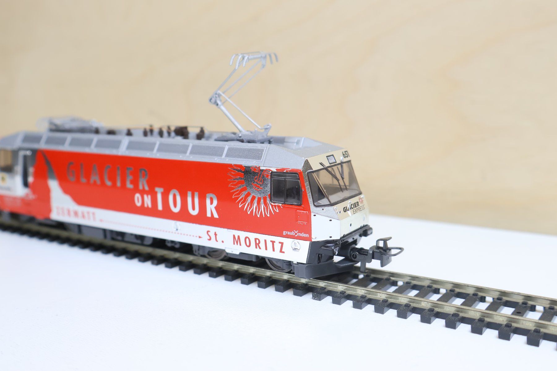 Bemo Modellini di ferrovie: Bemo E-Lok Ge 4/4 III Glacier RhB H0 AC - Digital – Usato da Winterthur venduto da Monstera 3