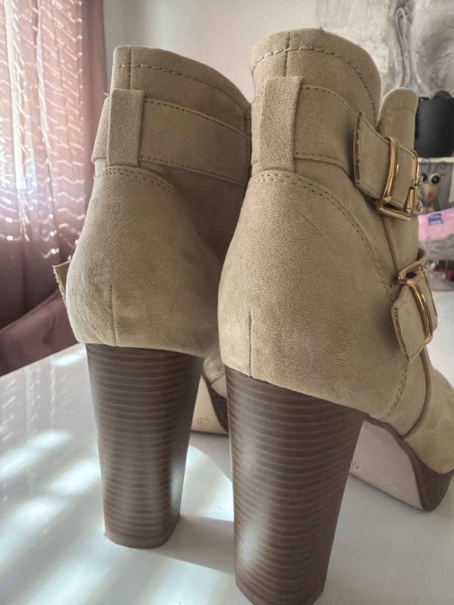 Dosenbach Scarpe da donna: Catwalk Stiefeletten Beige Gr. 40 – Usato da Niederwangen BE venduto da Diva_74 2