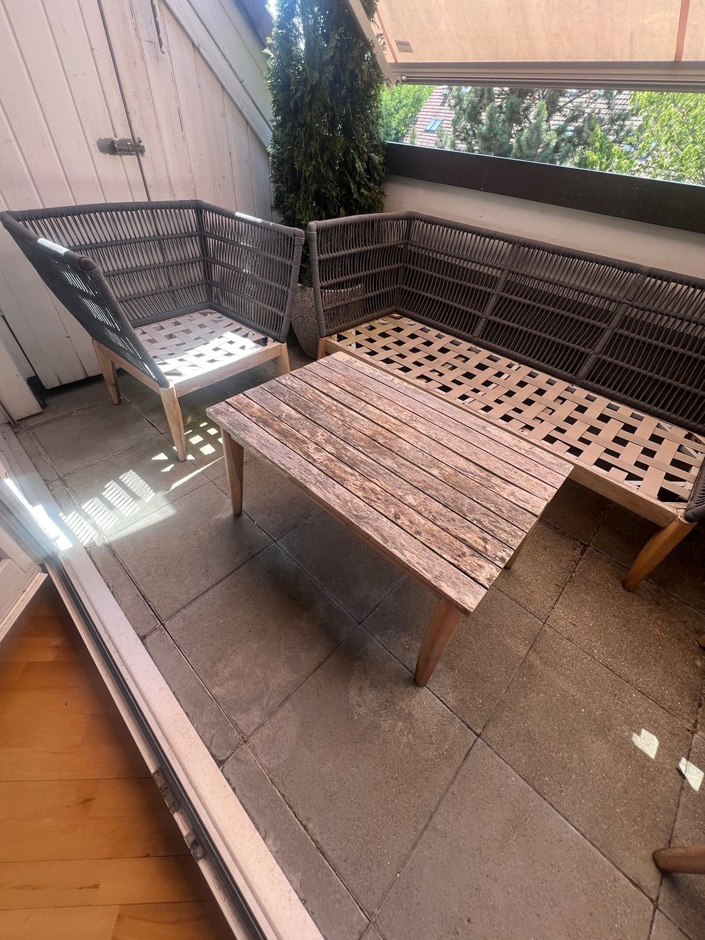 Set de table et chaises: Balkon/Gartenlounge Set 4-teilig – D'occasion à Niederhasli par art_yg6r 4