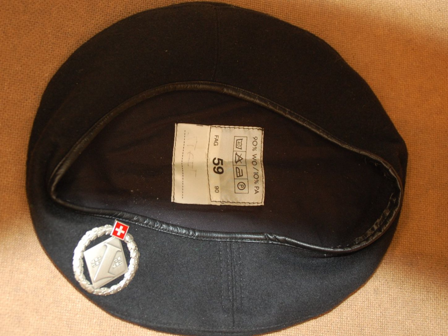 Schweizer Armee Uniformen: Schweizer Armee Béret – Gebraucht aus Magden von Hornet2 5