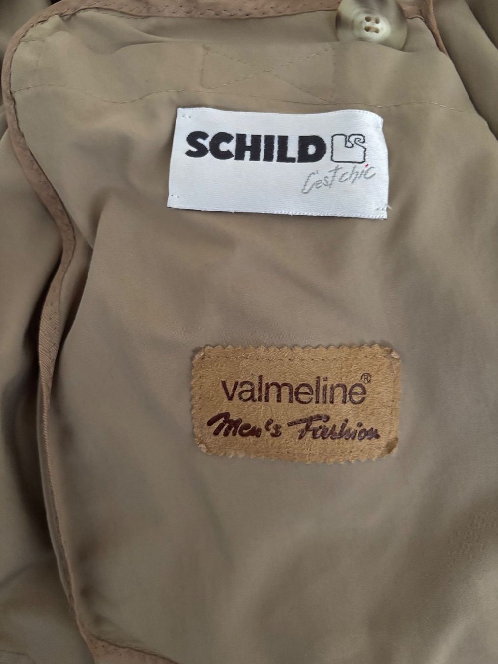 Cappotti: Beiger Trenchcoat – Usato da Basel venduto da bal_vz76 2
