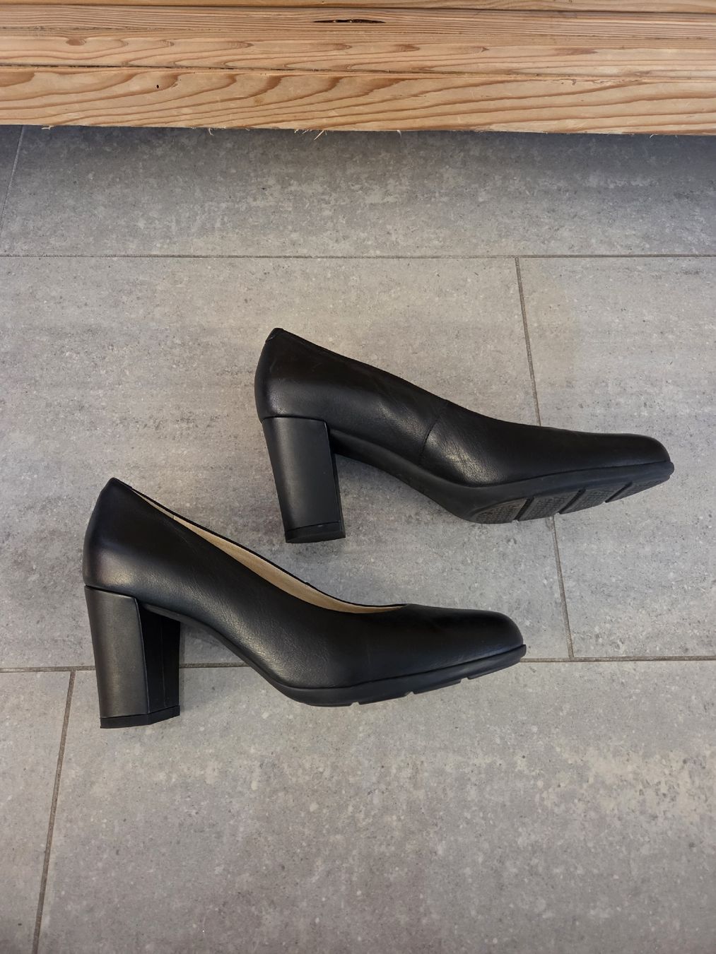 Geox Damenschuhe: schöne Pumps, Geox, 37.5 – Neu (gemäss Beschreibung) aus Wiesendangen von Sinhuk 1