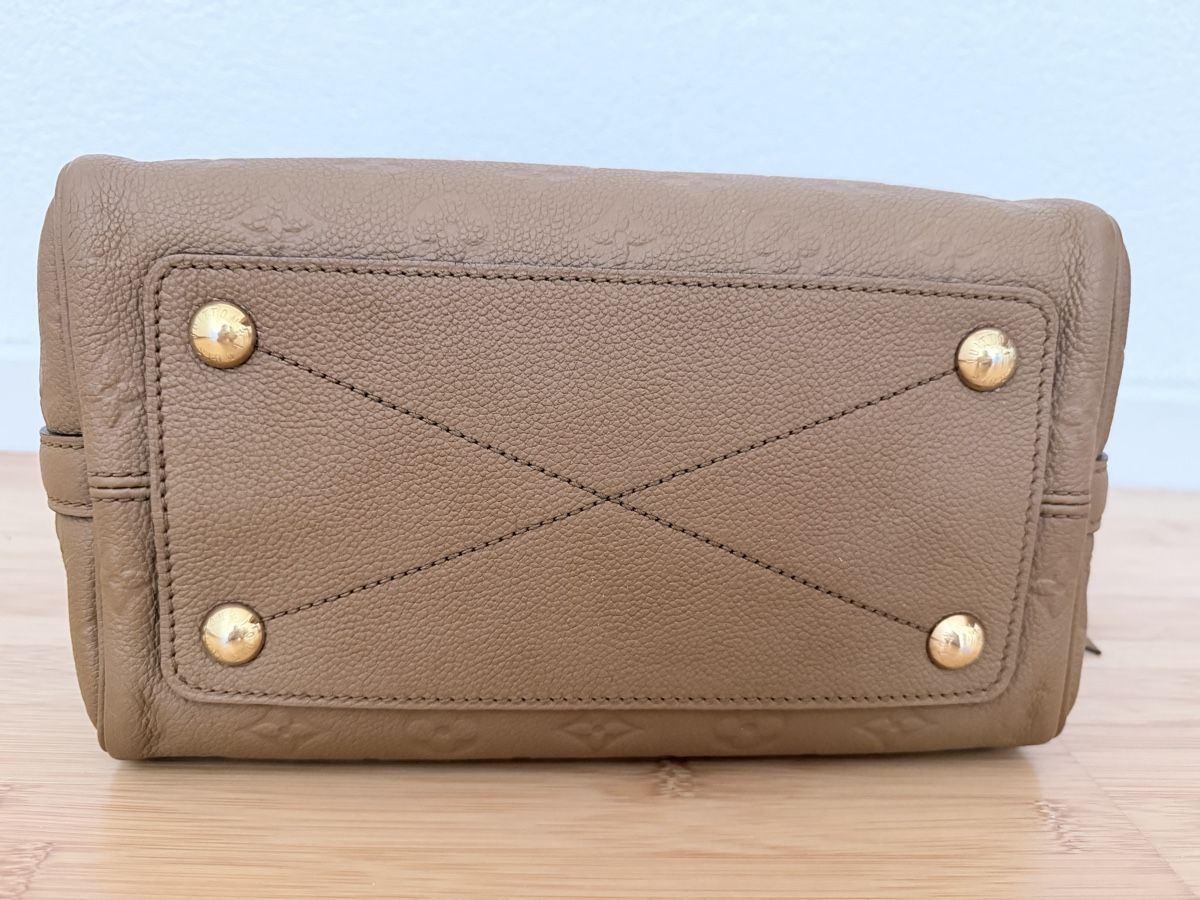 Louis Vuitton Taschen für Damen: Louis Vuitton Speedy BB Monogram Empreinte Taupe Bag – Gebraucht aus Biel-Benken BL von LYH 3