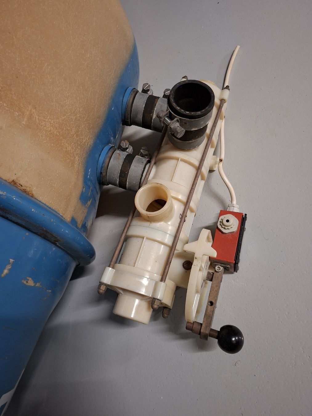 Schwimmbad: Ospa Sandfilter Poolfilter mit Rückspülventil – Gebraucht aus Willisau von mwi-dev 4