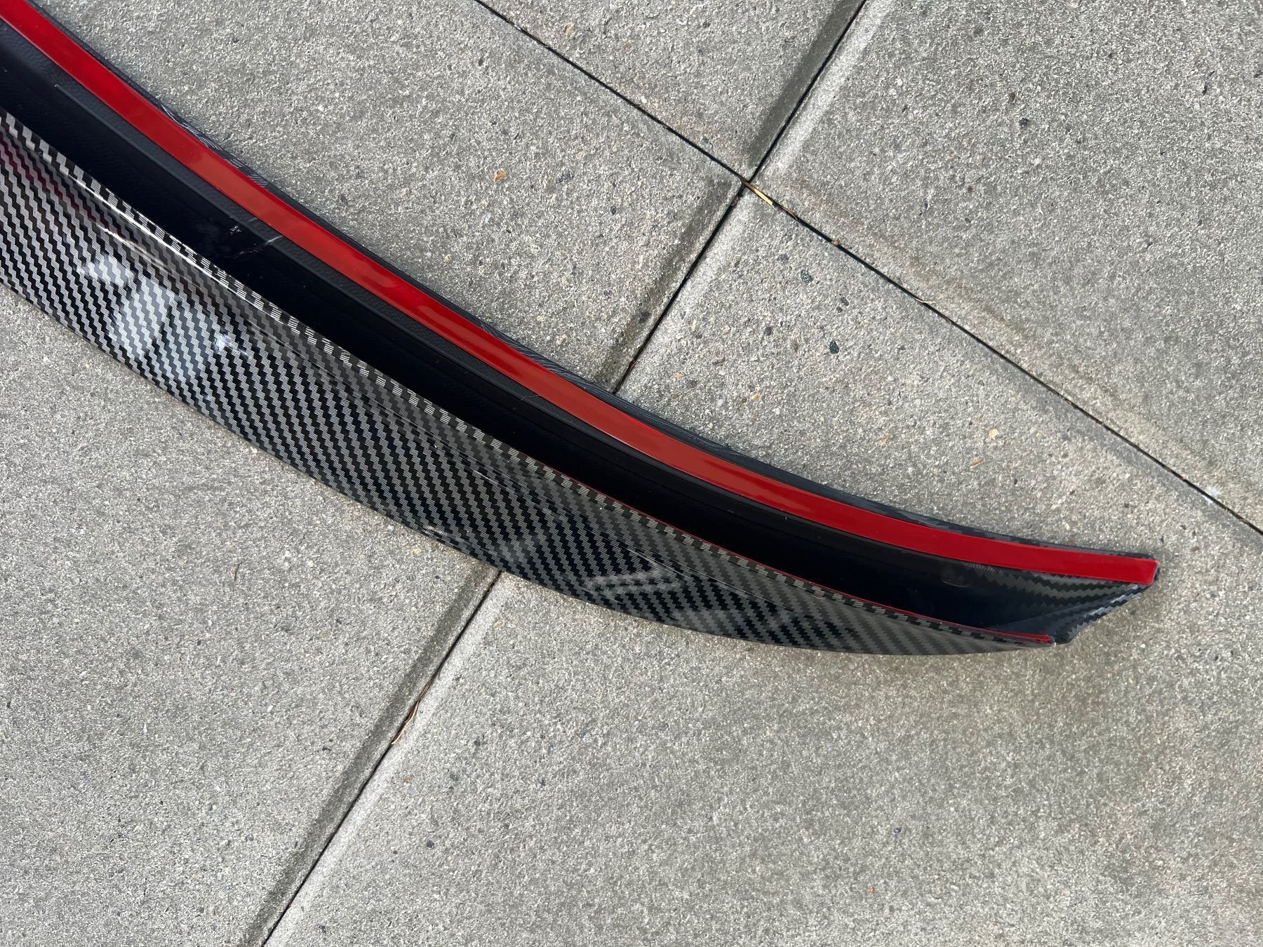 Tesla Tutti pezzi di ricambio auto: Tesla Y 2025 Juniper Spoiler – Nuovo e nell'imballaggio originale da Salavaux venduto da pedromirra 2