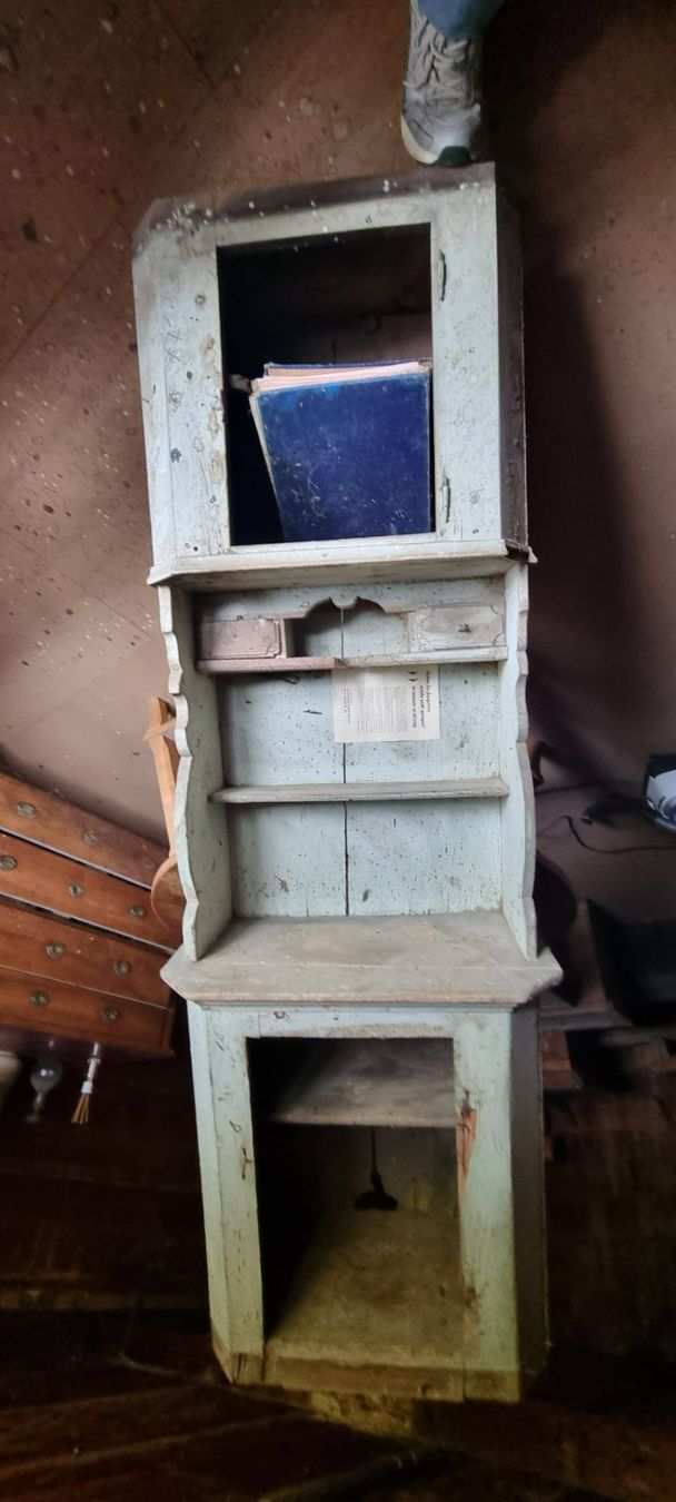 Büffets: Antiker Buffetschrank, hellblau, Vintage Look, Holzmöbel – Gebraucht aus Gossau SG von juergDaenzer 1