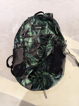 Sac à dos Dakine – Motif tropical – Bon état