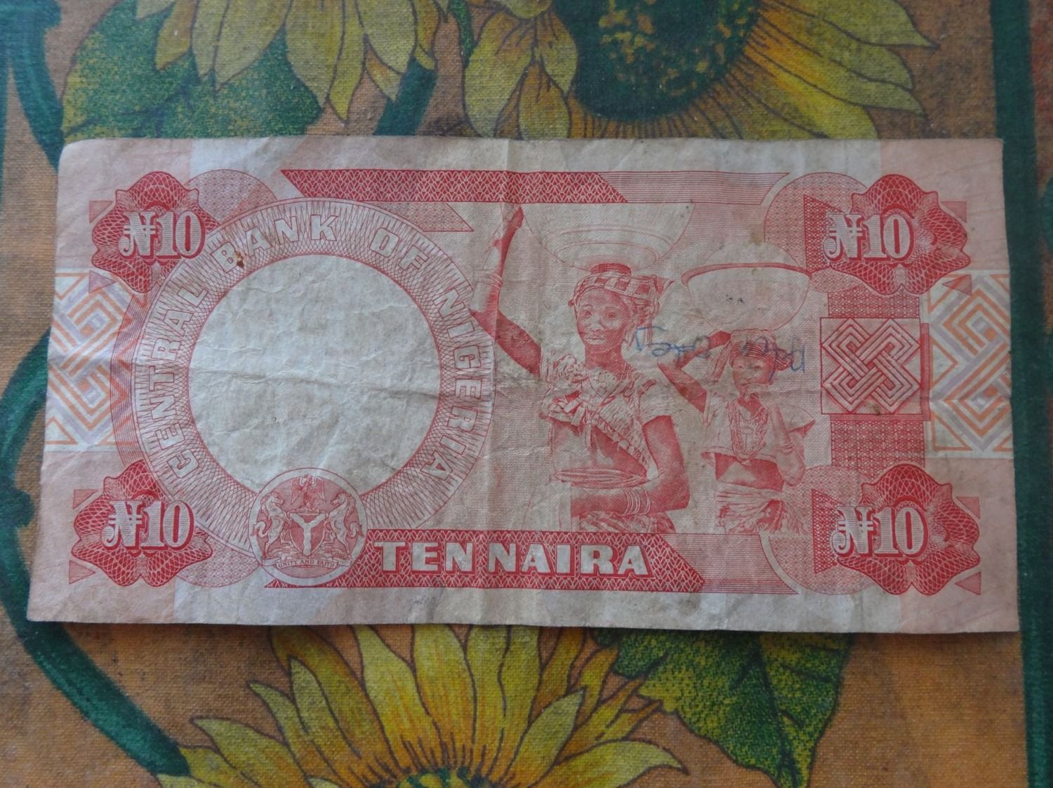 Banknoten: NIGERIA  10  Naira  Billet – Gebraucht aus Romanel-sur-Lausanne von Swift13 1