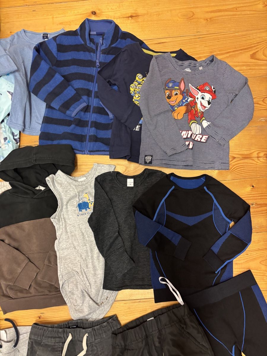 Lotti & Set di vestiti: Kleiderpaket Jungs, Grösse 98 – Usato da Büren an der Aare venduto da Nikito2001 2