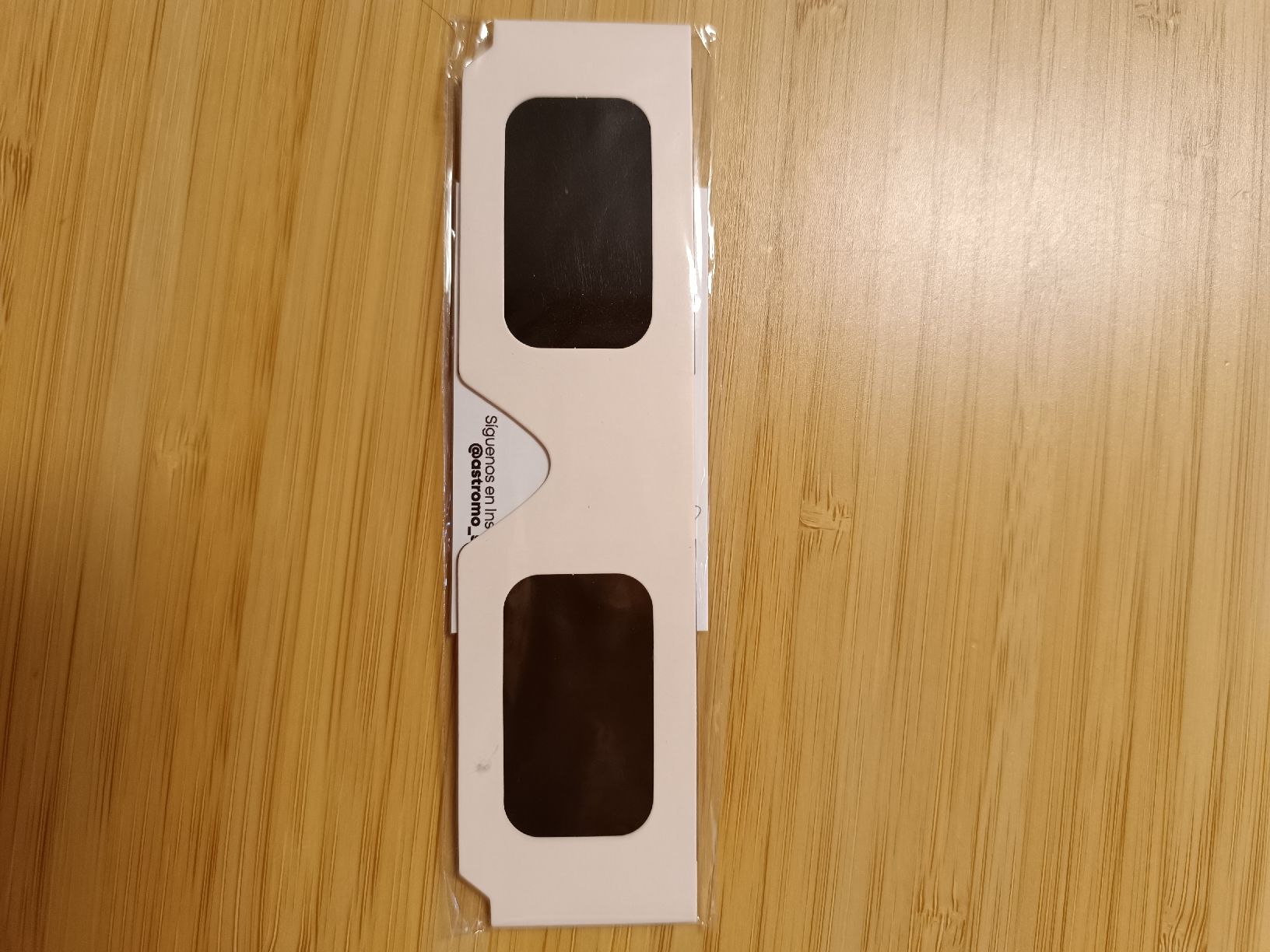 Lunettes & Verres: Lunettes éclipse solaire totale neuves – Neuf avec emballage d'origine à Martigny par csu_9x7l