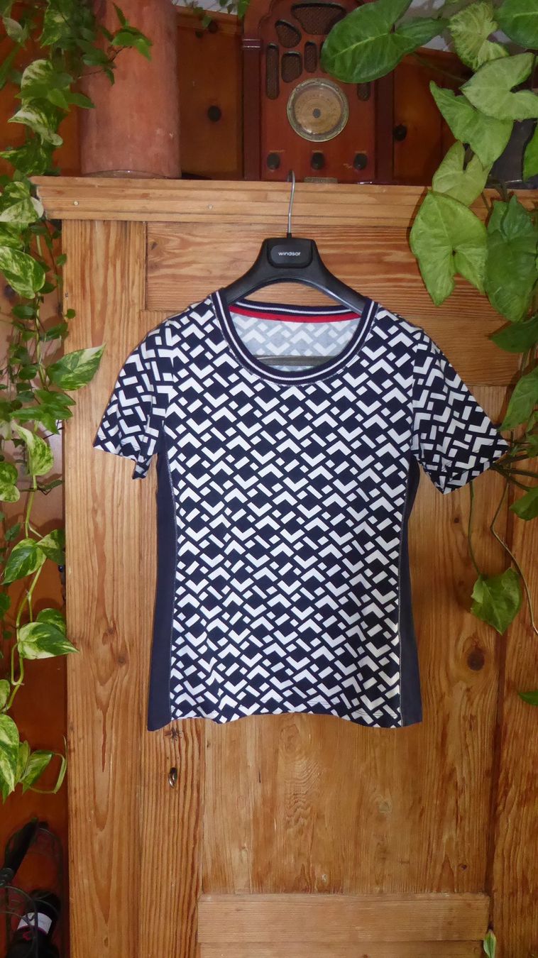T-shirt: Tshirt Gr 38 via AppiaMode Germany – Usato da Sargans venduto da Benziner 1