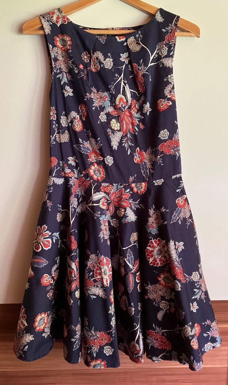 Robes: Kleid 42 – D'occasion à Alt St. Johann par philipp8179