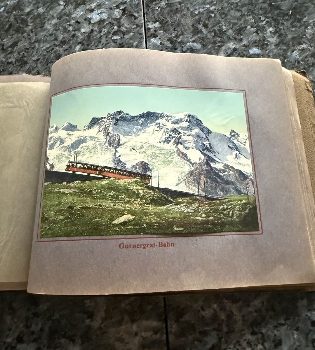 Album: Ansichtskartenalbum "Die Schweiz“ – Usato da Jegenstorf venduto da reisen07 3