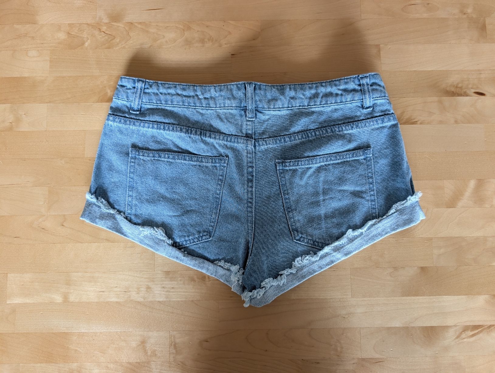 Pantaloni: Kurze Jeansshorts Damen hellblau Grösse L – Nuovo (secondo la descrizione) da Bremgarten AG venduto da Annikaouh 1
