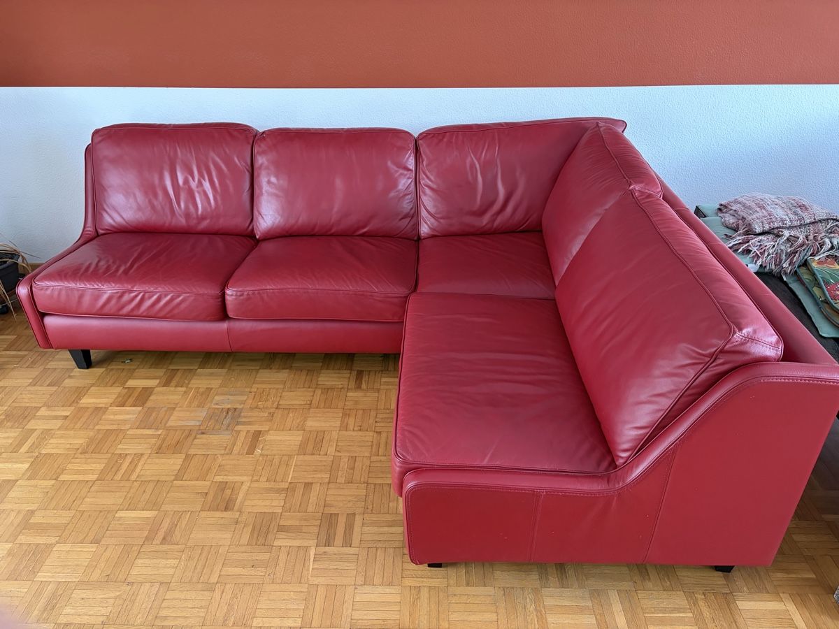 Divani: Ecksofa Leder rot L-Form  – Usato da Aesch BL venduto da Kliana