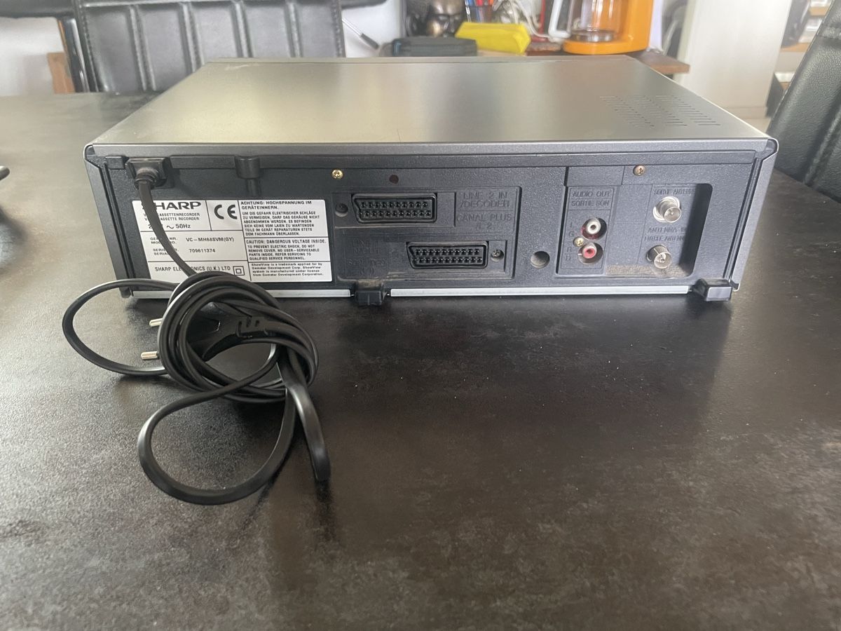 Sharp Registratori: Magnétoscope Videorecorder Sharp VC-MH68SVM – Usato da Vallamand venduto da Bricbracbroc82 2
