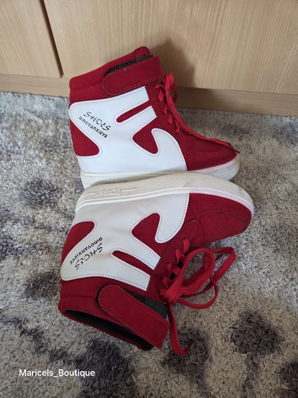 Scarpe da donna: Schuhe mit verstecktem Keilabsatz, Größe 35 – Usato da Winterthur venduto da Maricels_Boutique 7