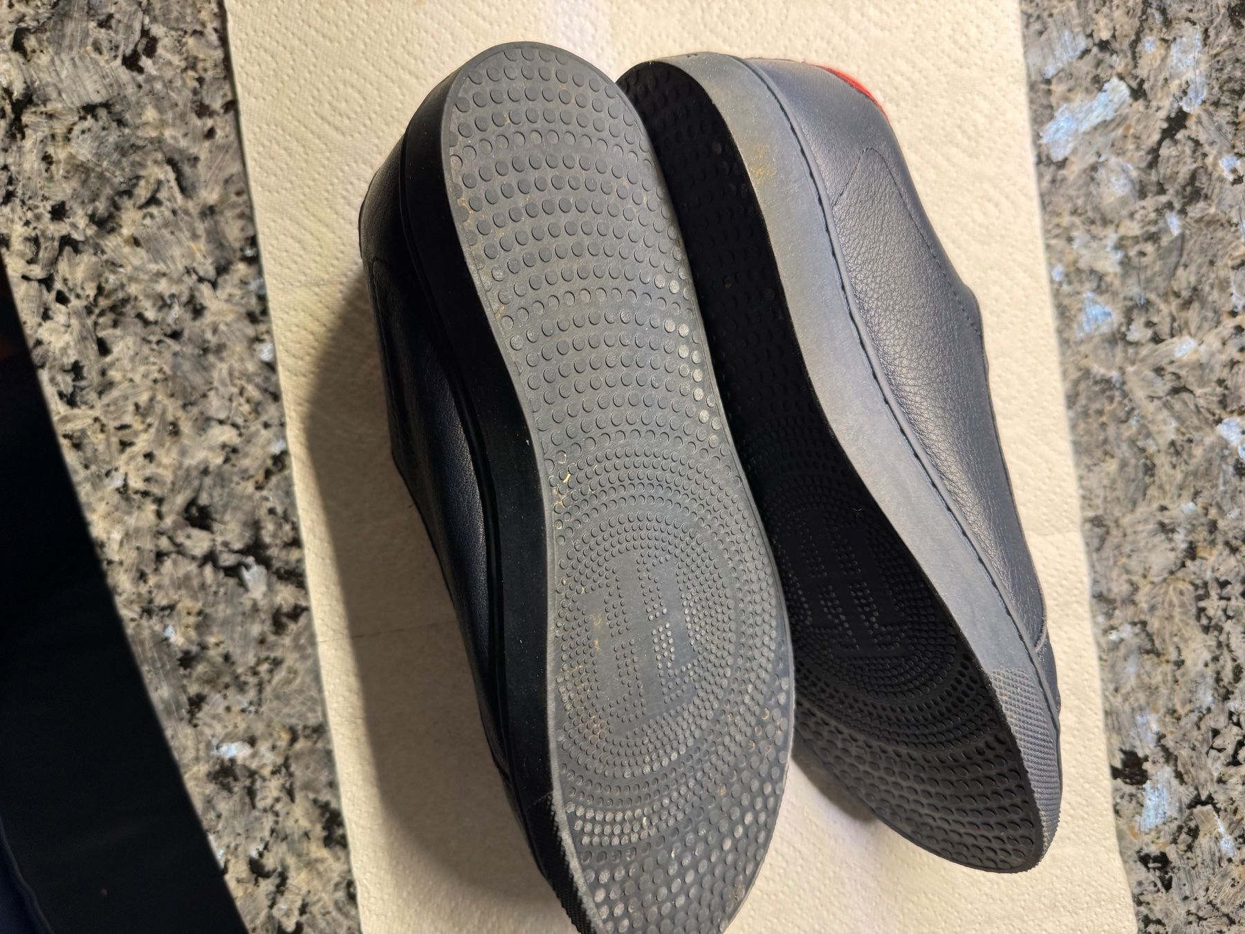 Tommy Hilfiger Damenschuhe: Sneaker Tommy Hilfiger Gr.37 neuwertig – Neu (gemäss Beschreibung) aus Bronschhofen von pgds 2