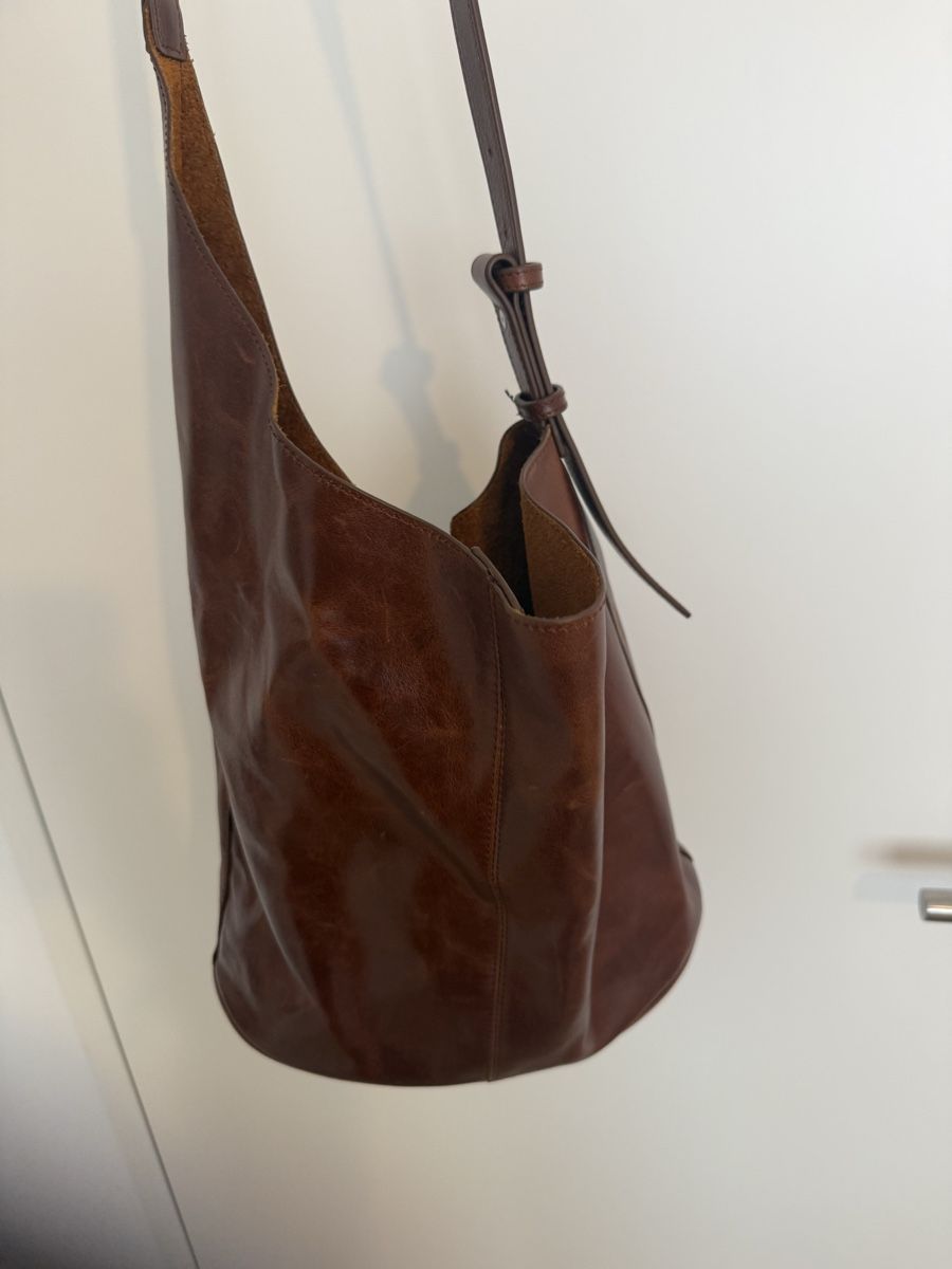 Zara Borse da donna: Asymmetrische Beuteltasche aus Leder – Usato da Muttenz venduto da Bea_dbr 3