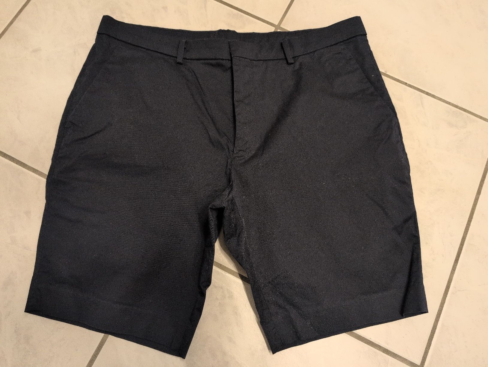 Pantaloni: short bleu foncé taille XL – Nuovo (secondo la descrizione) da CORMINBOEUF venduto da savaja