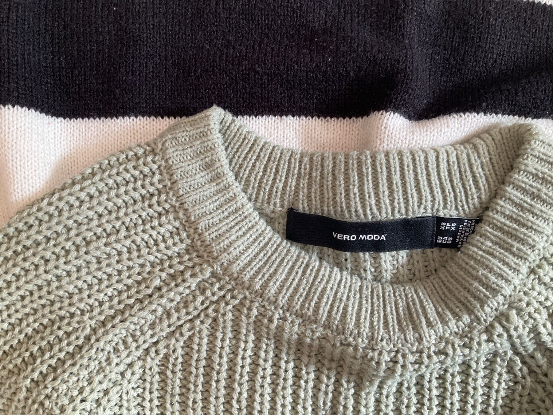 Lotti di vestiti: 5 Herbst Pullover Gr. S Vero Moda, Divided, usw. – Usato da Winterthur venduto da aionila 2