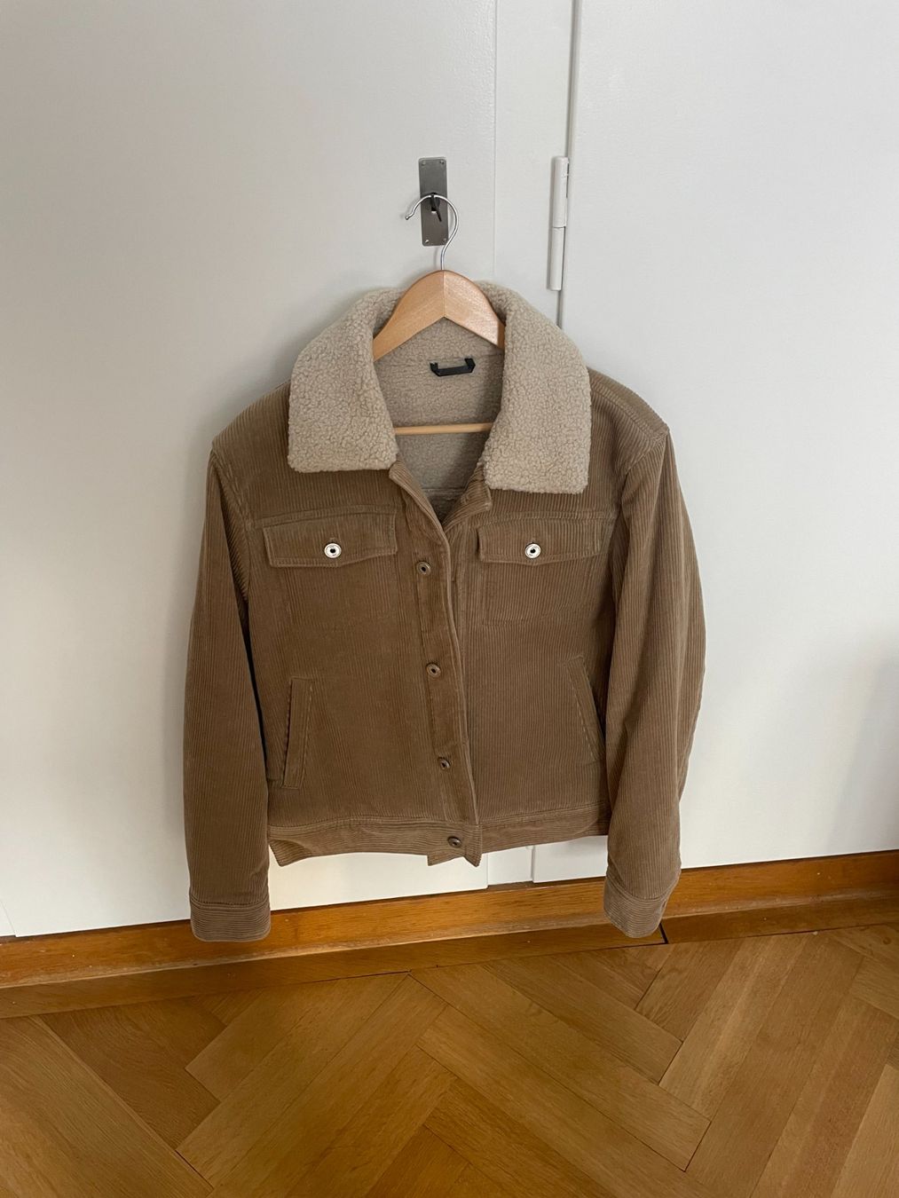 Mango Giacche: Mango Jeansjacke gefüttert beige – Nuovo (secondo la descrizione) da Bern venduto da sim_g75j