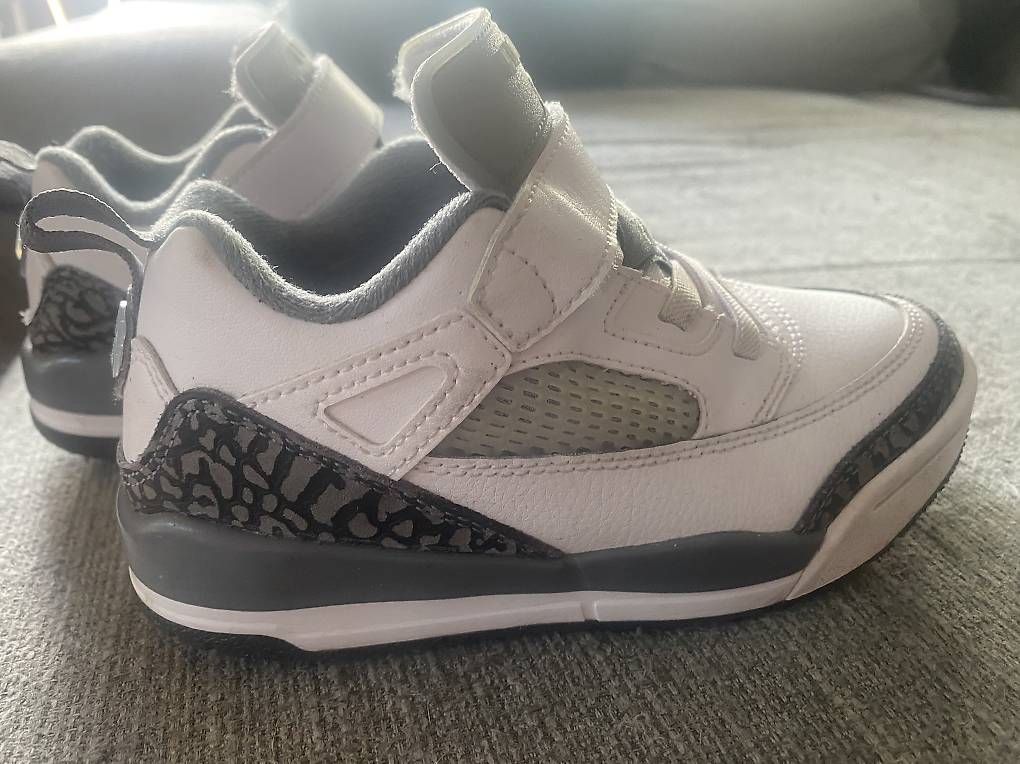 Scarpe per ragazzi: Jordan Kinder Sneakers  Gr. EU 30 – Usato da Steffisburg venduto da DeniseNThiede 1
