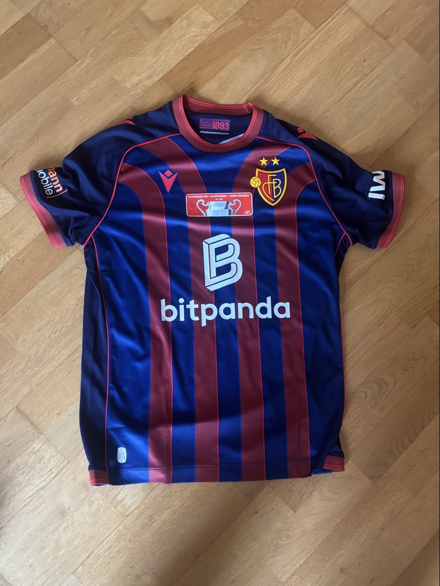 Canottiere & Pantaloni: Fc Basel Cuptrikot – Nuovo (secondo la descrizione) da Basel venduto da kleinerprinz 1
