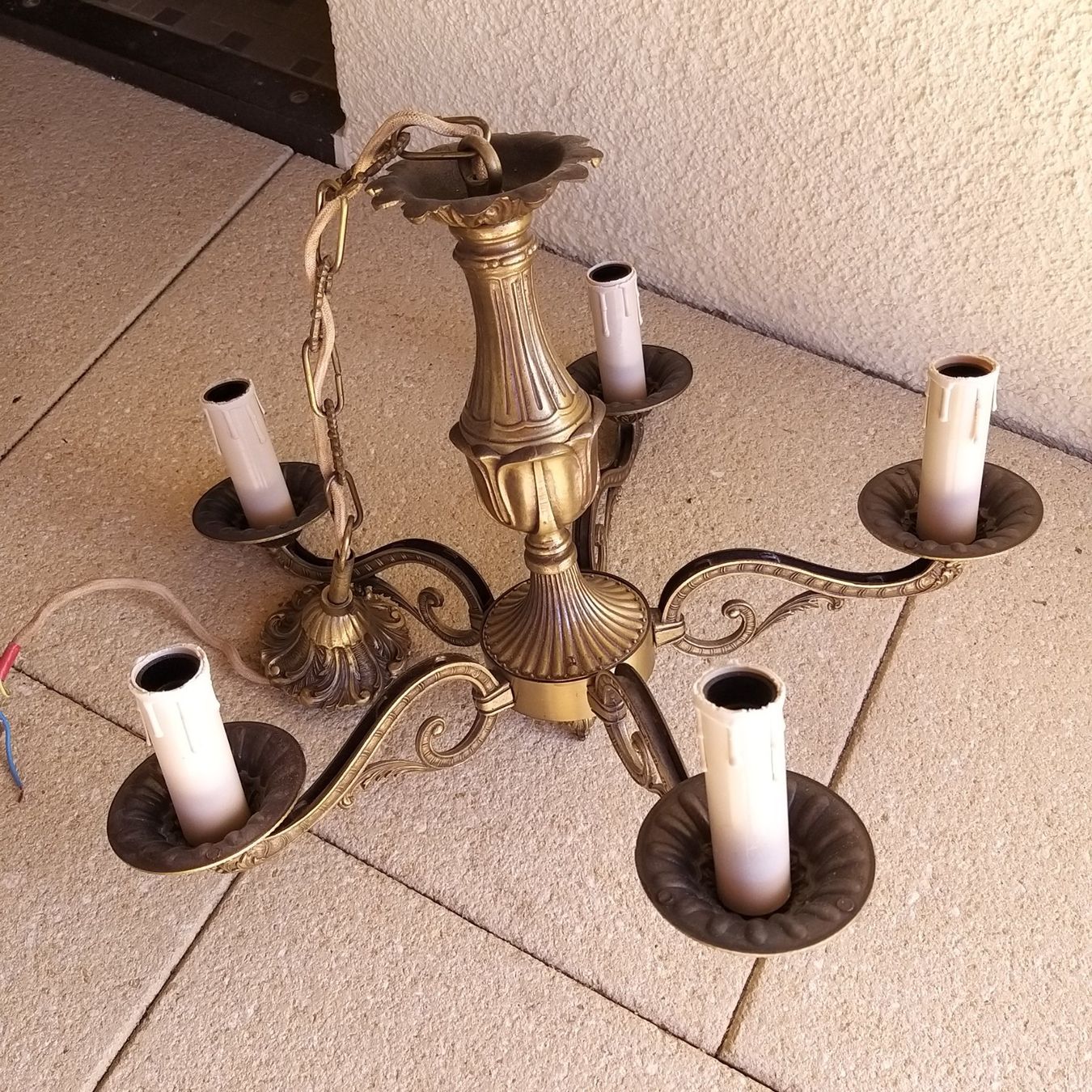 Lampade: Lampe suspendue à 5 branches – Usato da Onnens VD venduto da Bleuet06
