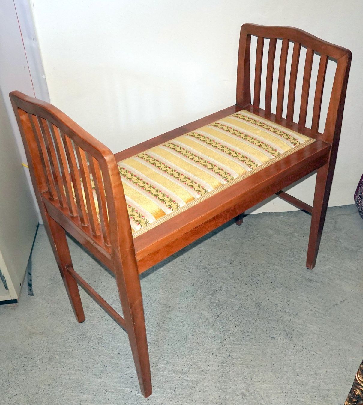 Panchine: Biedermeier-Bänkli – Usato da Brunnen venduto da brocundfloh 1
