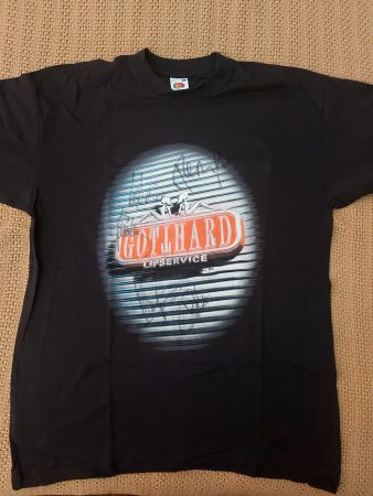T-Shirt mit Original Unterschriften von Steve Lee