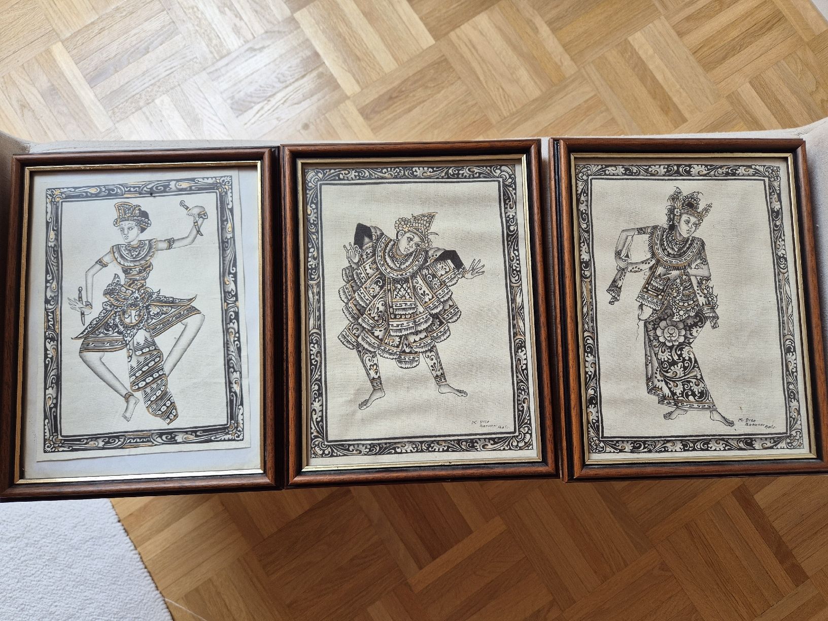 Gemälde: 3 Tableaux Bali Danse Traditionnelle  Doré – Gebraucht aus Farvagny-le-Grand von Grapeful88