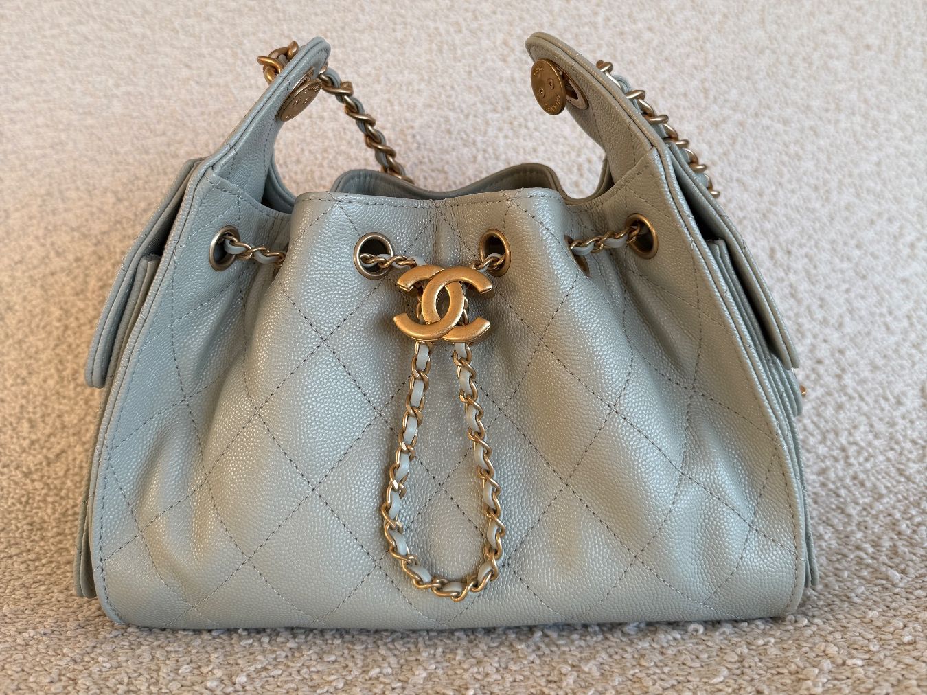 Chanel Sacs femmes: Chanel 25 mini light green – D'occasion à Schindellegi par Kar_5zrb