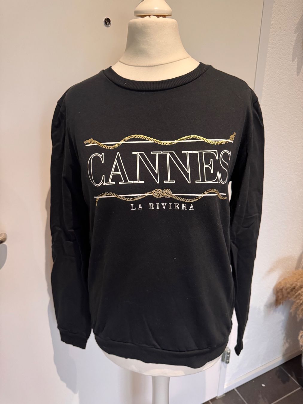 Dorothy Perkins Pulls & Sweat-shirts: Basic Pullover schwarz Dorothy Perkins Gr. 36 – D'occasion à Rothrist par Fondgruebe