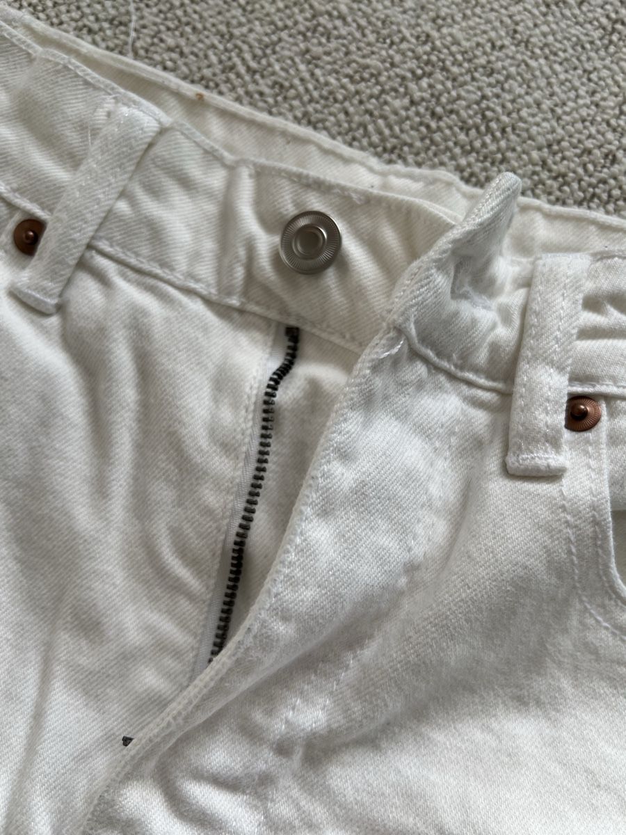 H&M Pantaloni: H&M white short size 36 – Usato da Zürich venduto da dor_9l9g 3