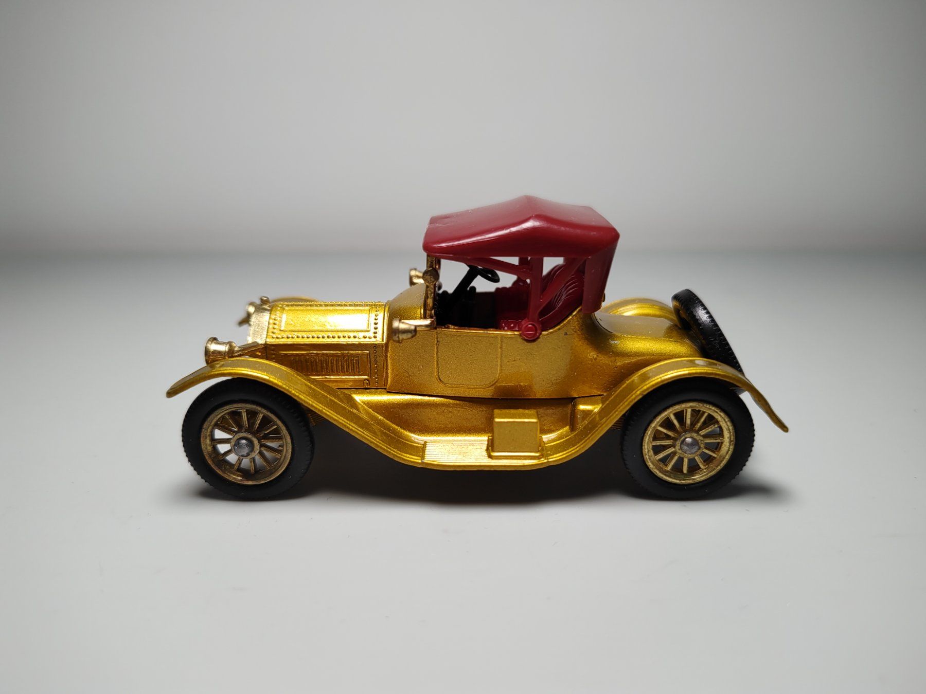 Matchbox Modellini d'auto: Matchbox Y-6 1913 Cadillac – Usato da Bachenbülach venduto da R.Mall 1