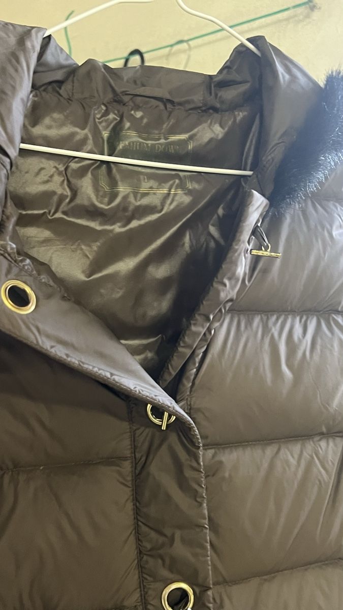 Gilet & Giacche senza maniche: Daunengilet mit Kaputze – Usato da Bretzwil venduto da .Schoggi. 2