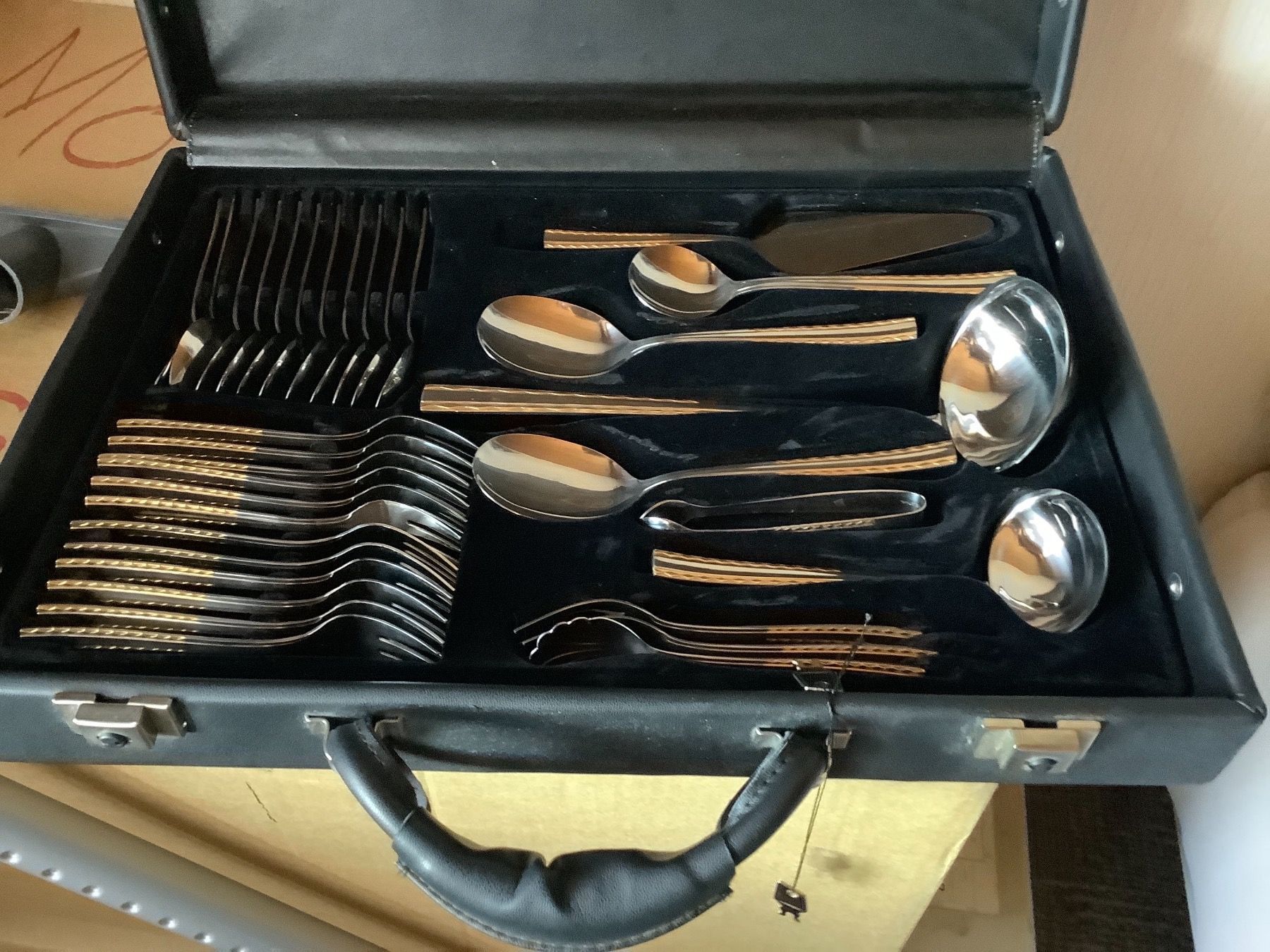 Set di posate: Essbesteck – Nuovo e nell'imballaggio originale da Appenzell venduto da Bibabaxli 1