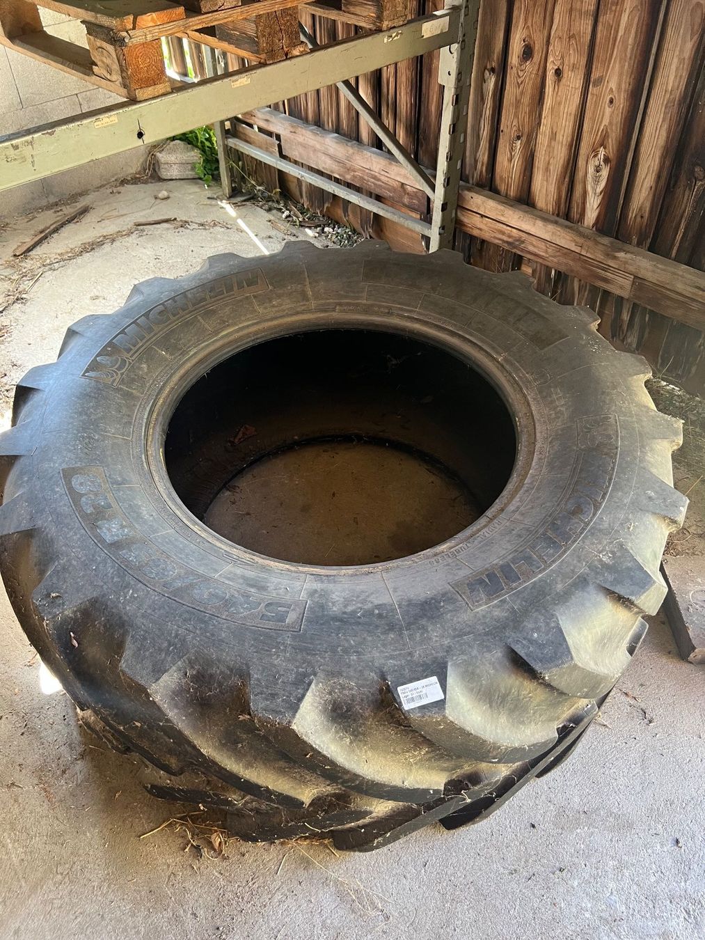 Michelin Pneumatici & Ruote complete: Reifen 540/65 R28 Michelin – Usato da Bleienbach venduto da sch_wh9d