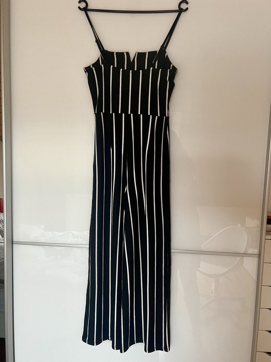 Bershka Jumpsuits: Combinaison noir blanc - bershka - taille M – Gebraucht aus Bossonnens von noemie_01 1